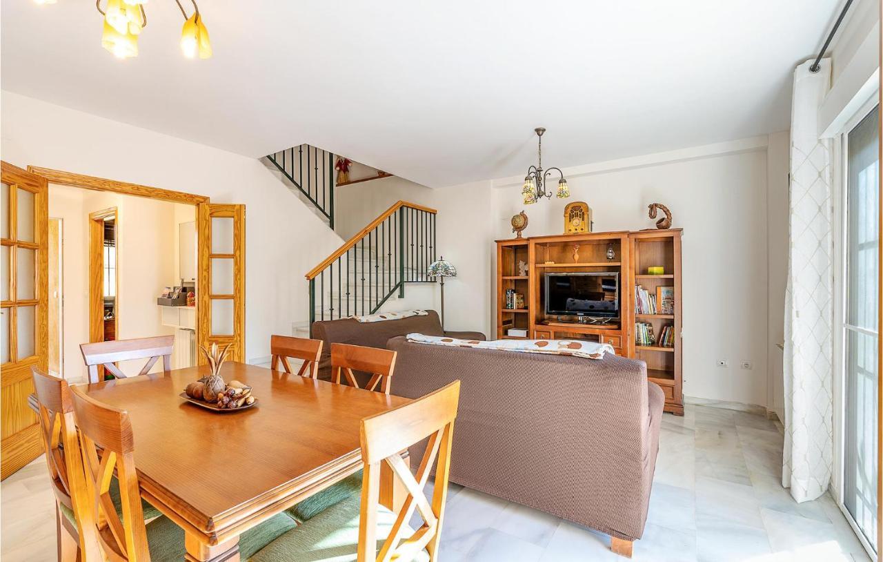 3 Bedroom Stunning Home In Cenes De La Vega Extérieur photo